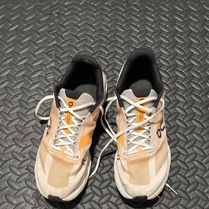 On Running cloudsurfer Men's Shoes - Orange and White